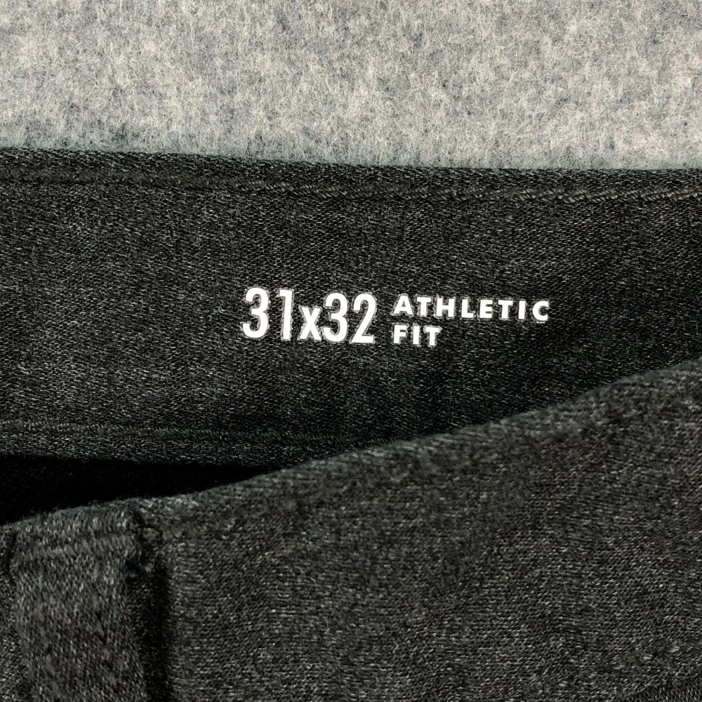 Banana Republic TRAVEL JEAN Mens Pants 31x32 (fits 31x30) Charcoal Athletic Fit
